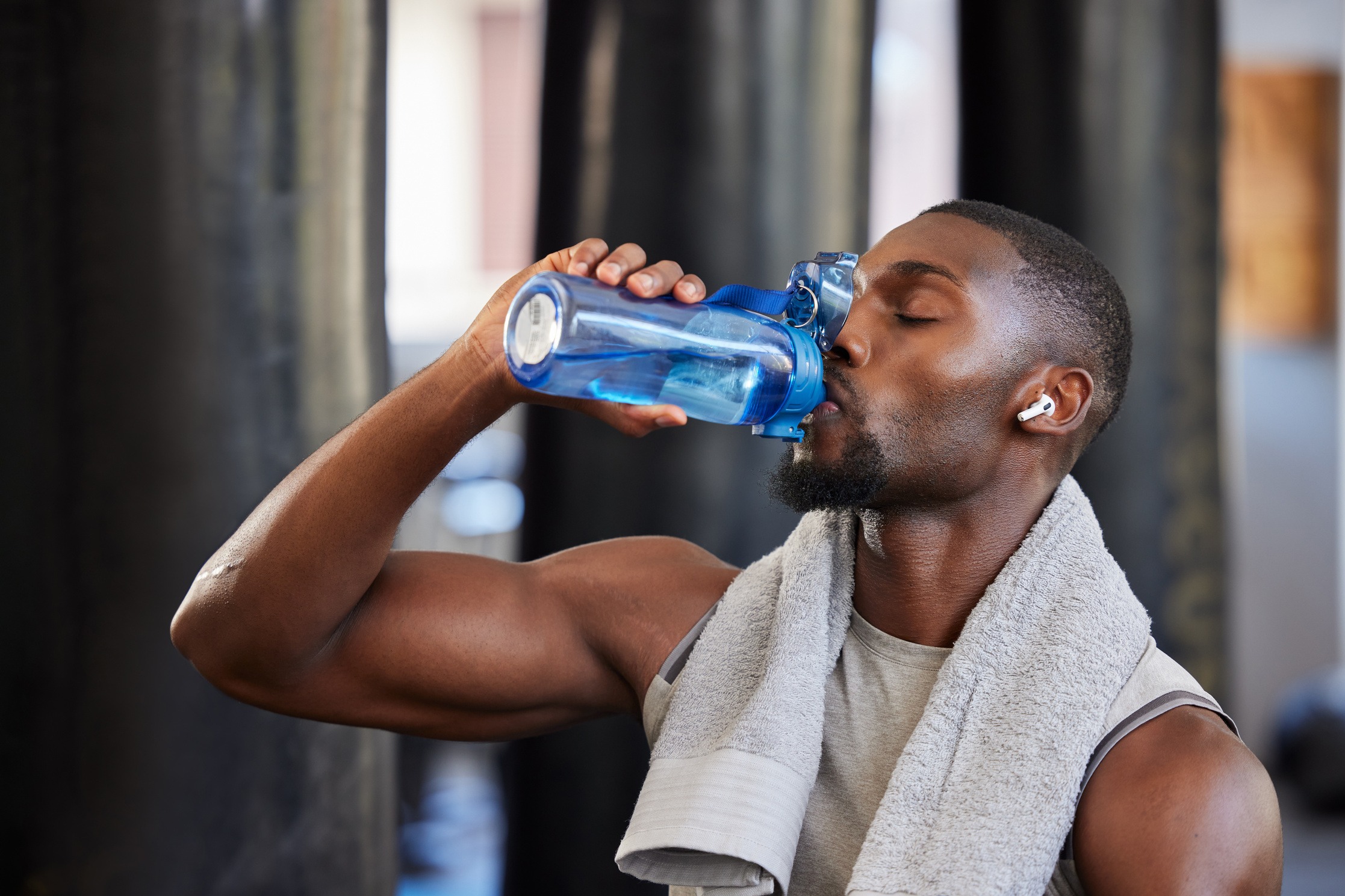 The Benefits of Water in Bodybuilding and Nutrition