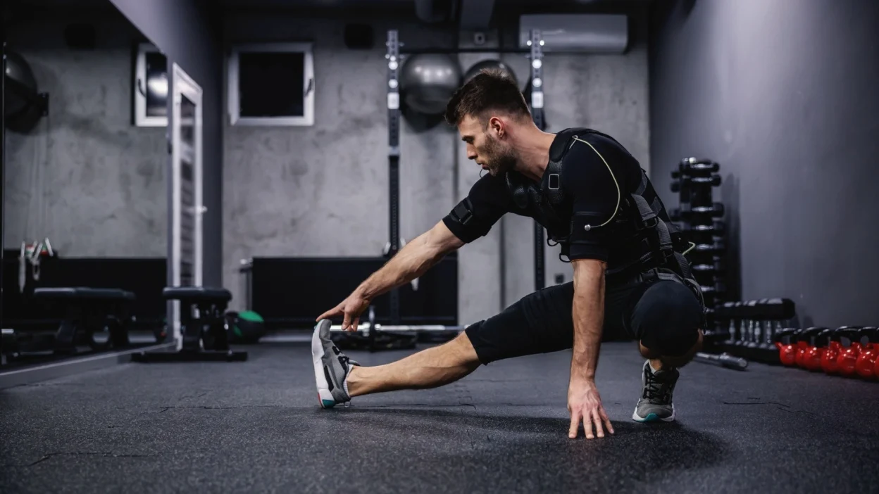 5 Stretching Routines You Should Be Doing Before and After Your Workouts
