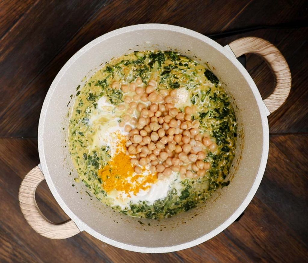Chickpea & Spinach Curry with Coconut Milk