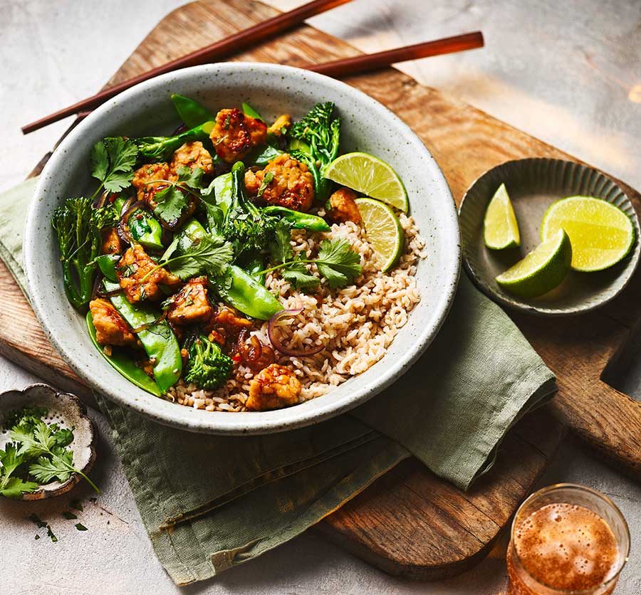 Tempeh Stir-Fry with Broccoli & Cashews