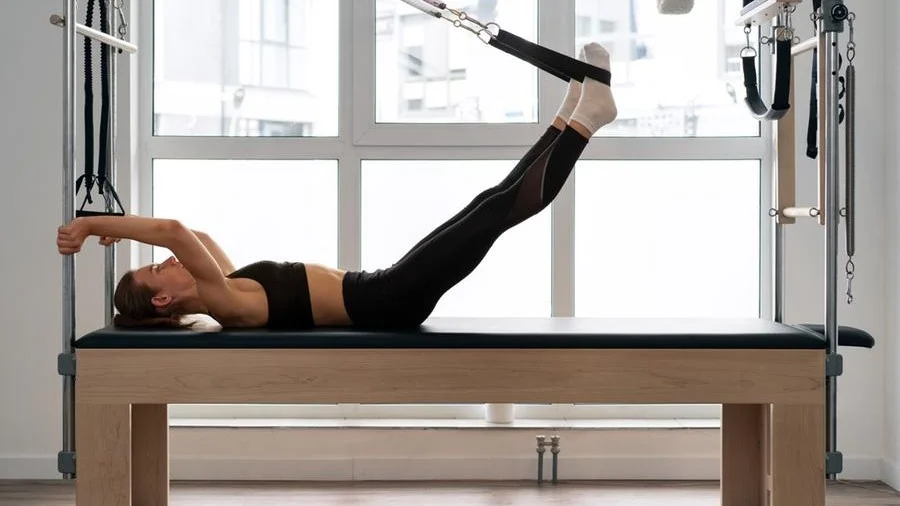 6 Pilates-Inspired Core Moves That Pair Weirdly Well With Lifting