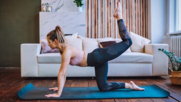 4 Rutinas de Yoga para Mejorar Movilidad, Postura y Concentración en Menos de 20 Minutos