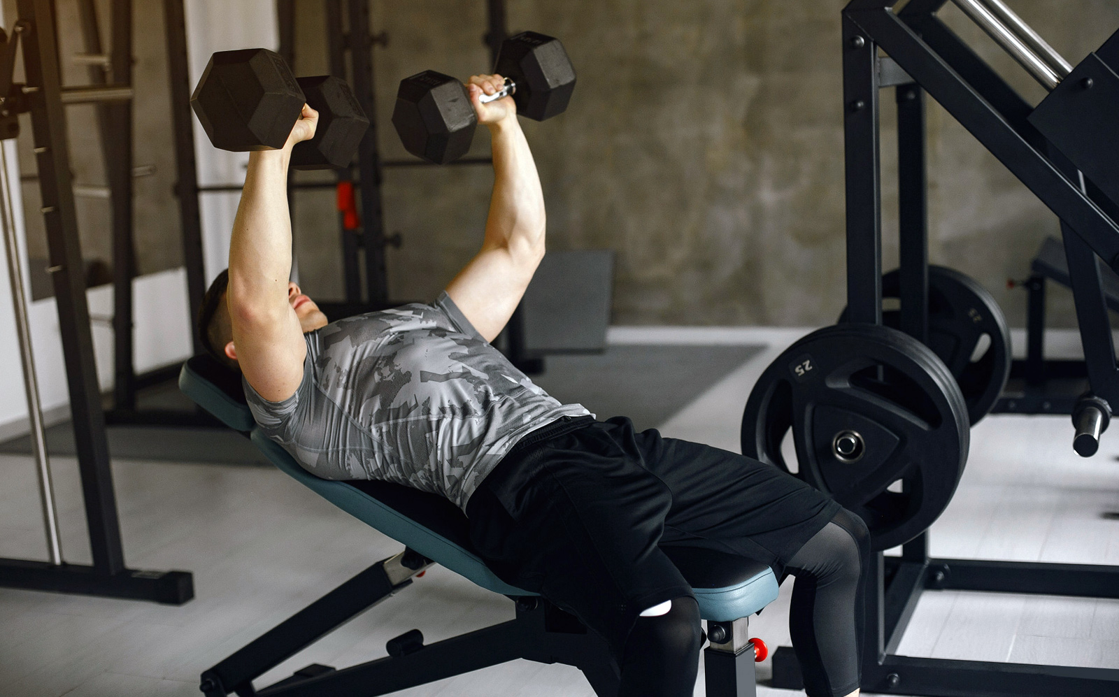 5 Ejercicios de Hombros para Lograr Más Tamaño