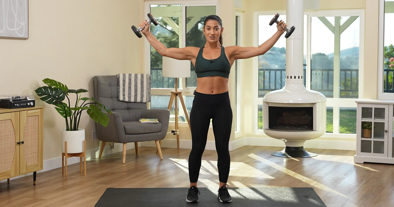 5 ejercicios para brazos definidos sin pasar horas entrenando bíceps